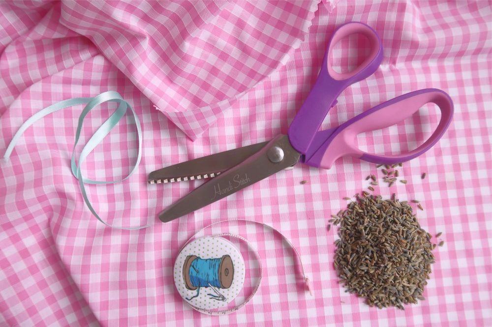 How to Make a Lavender Bag {No sew!} - A BOX OF TWINE